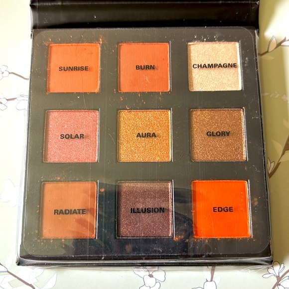 PS…EYESHADOW PALETTE BUNDLE AMBER PASSION  & DOLLFACE. NEW! EACH HAS 9 TRAYS. - Picture 8 of 9